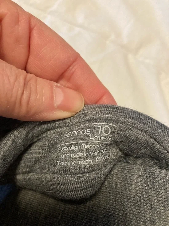 Merinos Women's Gray Cross-Band Cozy Slide Mules - Picture 5 of 5